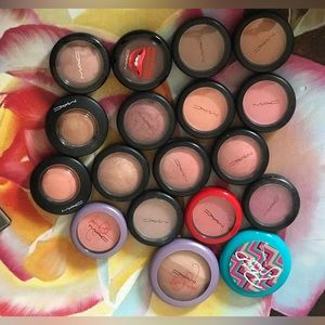 Lot of 18 MAC blushes